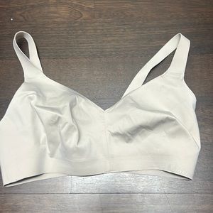 Lululemon Like Nothing Bra. Size 34DD!